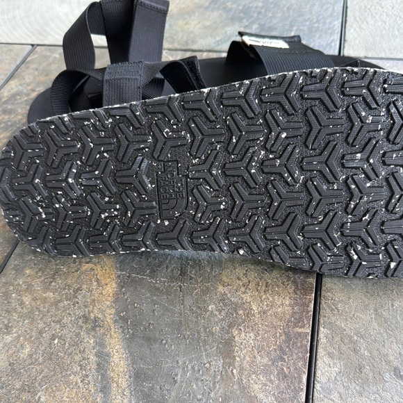 The North Face Black Slide Sandals Minimalist Design‎